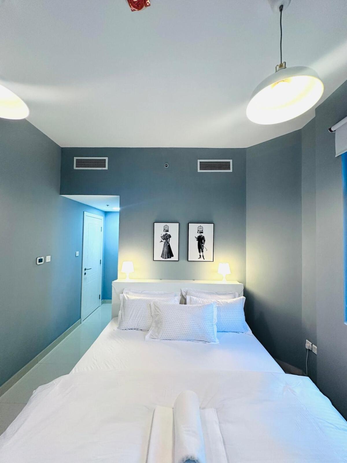 Vibrant Marina Retreat! Dubai